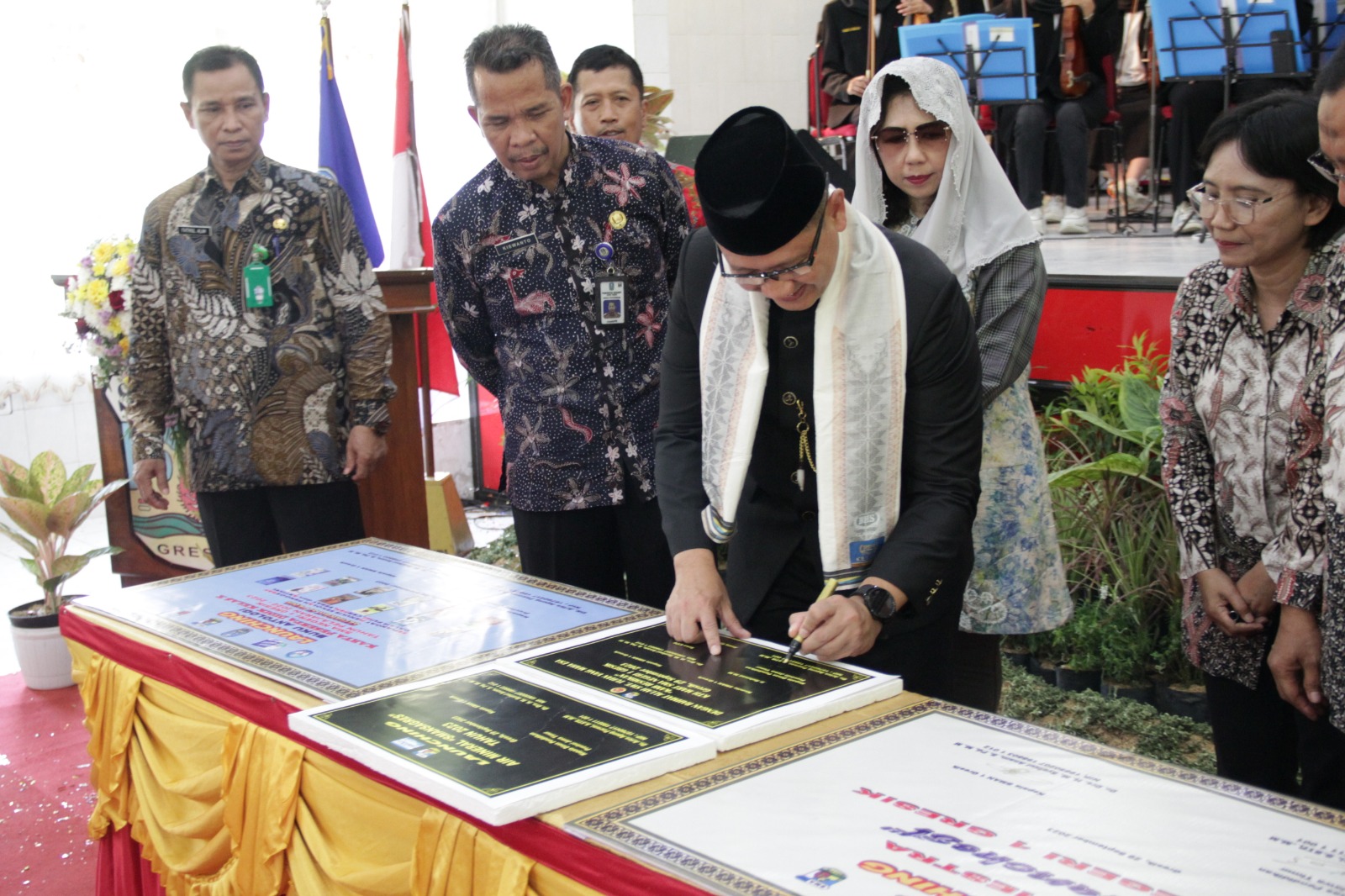 Launching buku Literasi SMAN 1 Gresik oleh Kepala Dinas Pendidikan Jatim 2