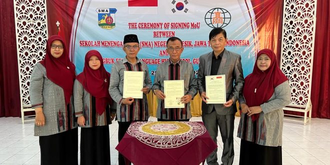 Penandatangan MOU Kolaborasi Sekolah SMAN 1 Gresik dan Gyeongbuk Foreign Language High School - 3