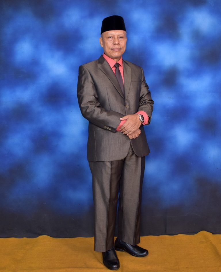 Kepala Sekolah SMA Negeri 1 Gresik Drs. TOHIR, M.M. (Periode 2024 – Sekarang)