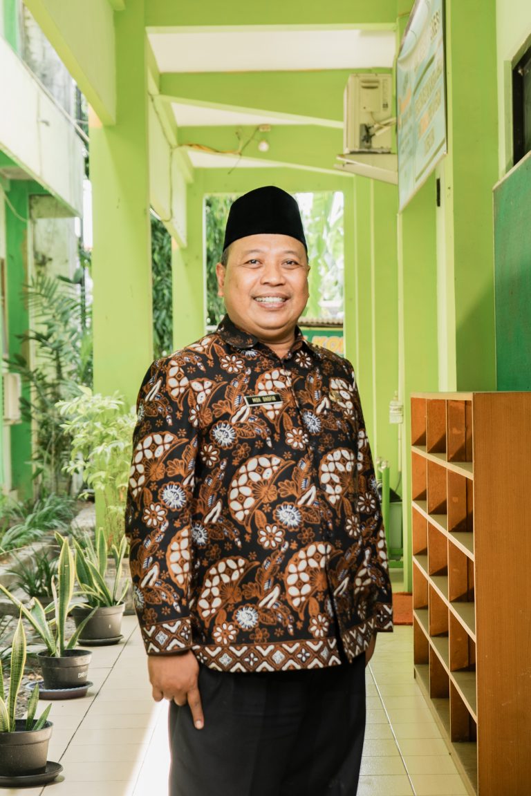 M DHOFIR, S.Pd., M.Pd. - BHS INDONESIA