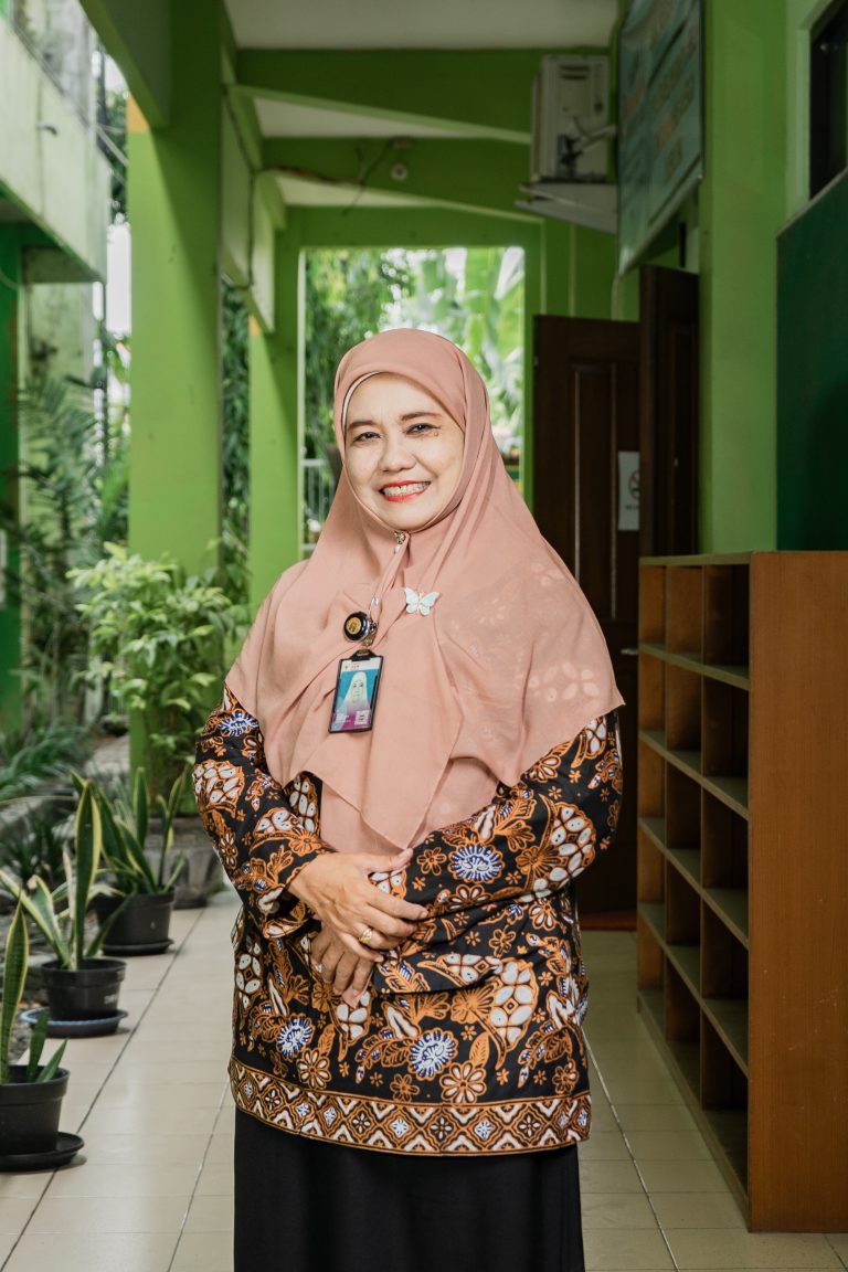 TUTIK MARLIYAH H, S.Pd. - BHS INDONESIA