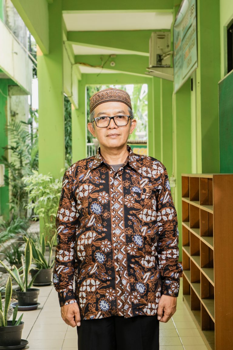 ABDUL MUKTI GH, S.Pd. - BHS INGGRIS