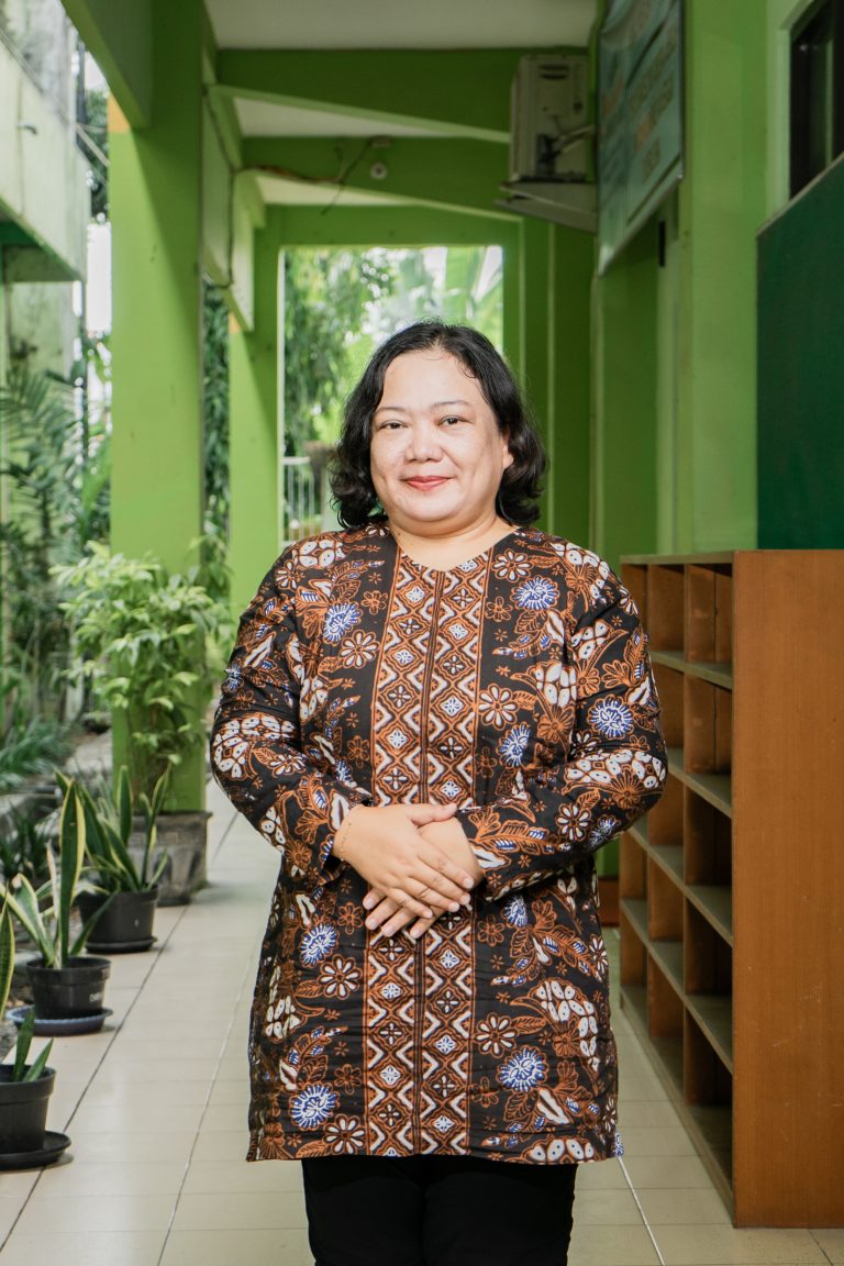 SHELVIE SARI S, S.S., M.Pd - BHS JEPANG