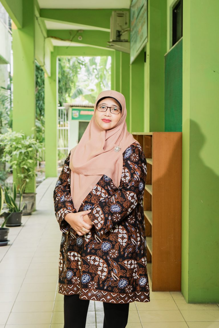 NUR NAILI IHTIDAIY, S.Pd. - KIMIA