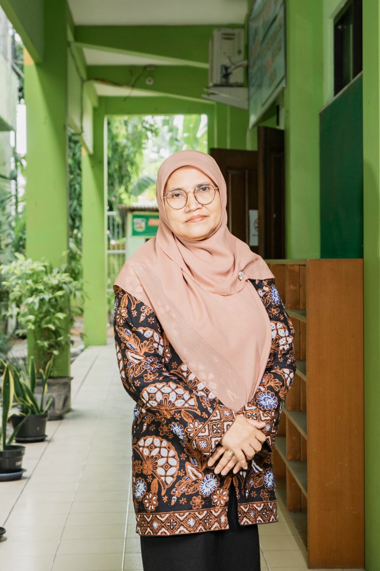 SITI MUZDALIFAH, S.Si., M.Pd. - MATEMATIKA