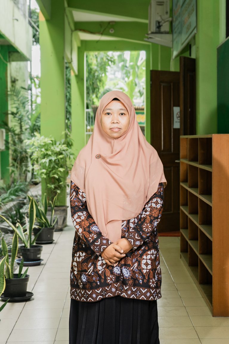 ANIS SAADAH, S.Pd. - MATEMATIKA