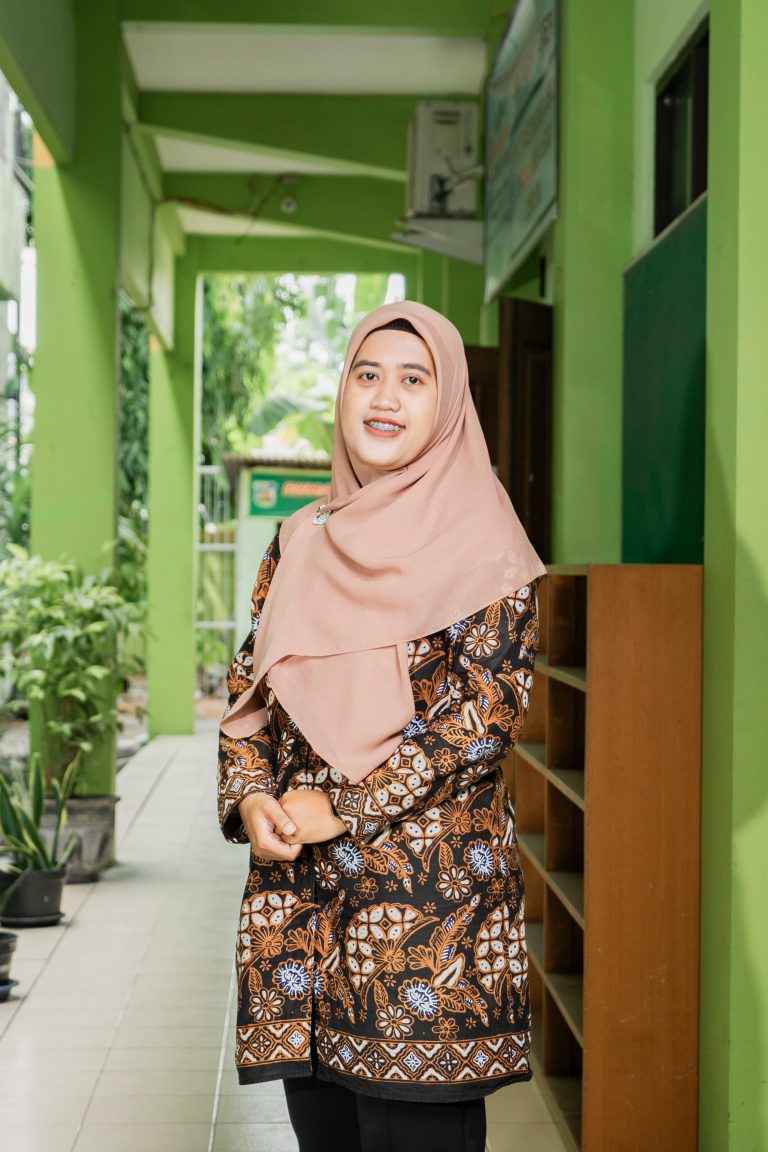 ROSA LINDA N, S.Pd., M.Pd. - FISIKA