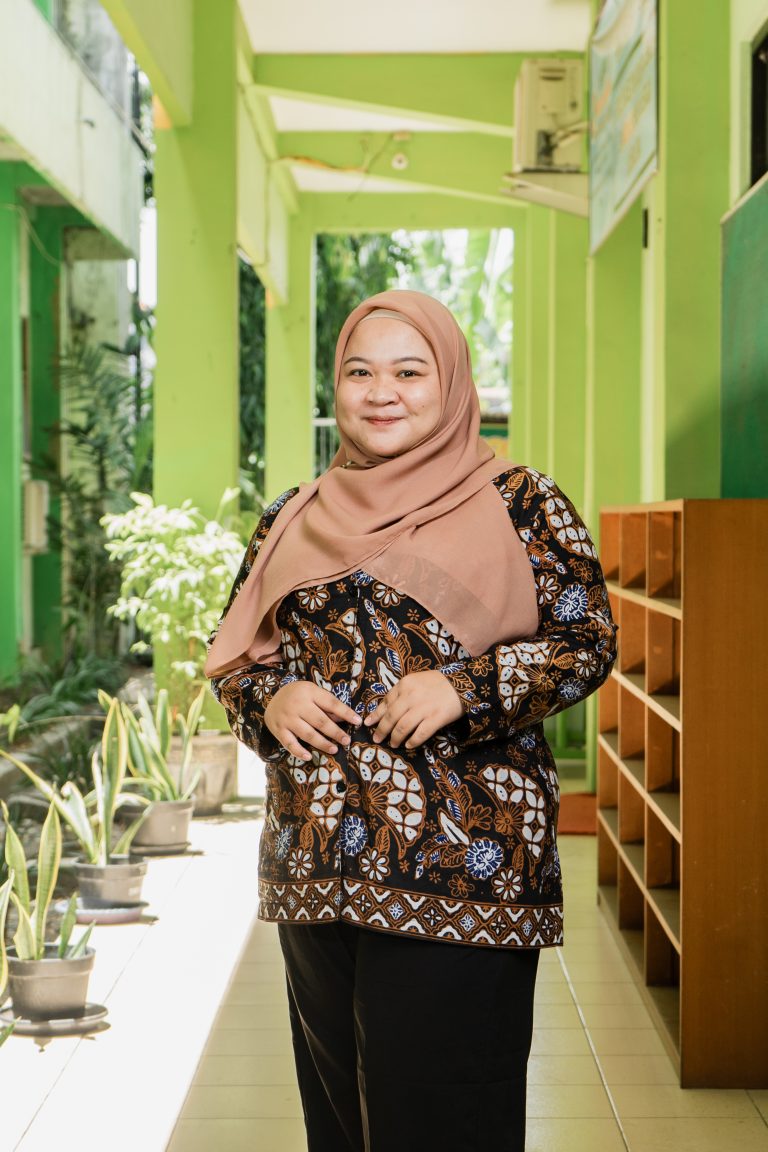 AGNES HERTIANNISA - STAFF