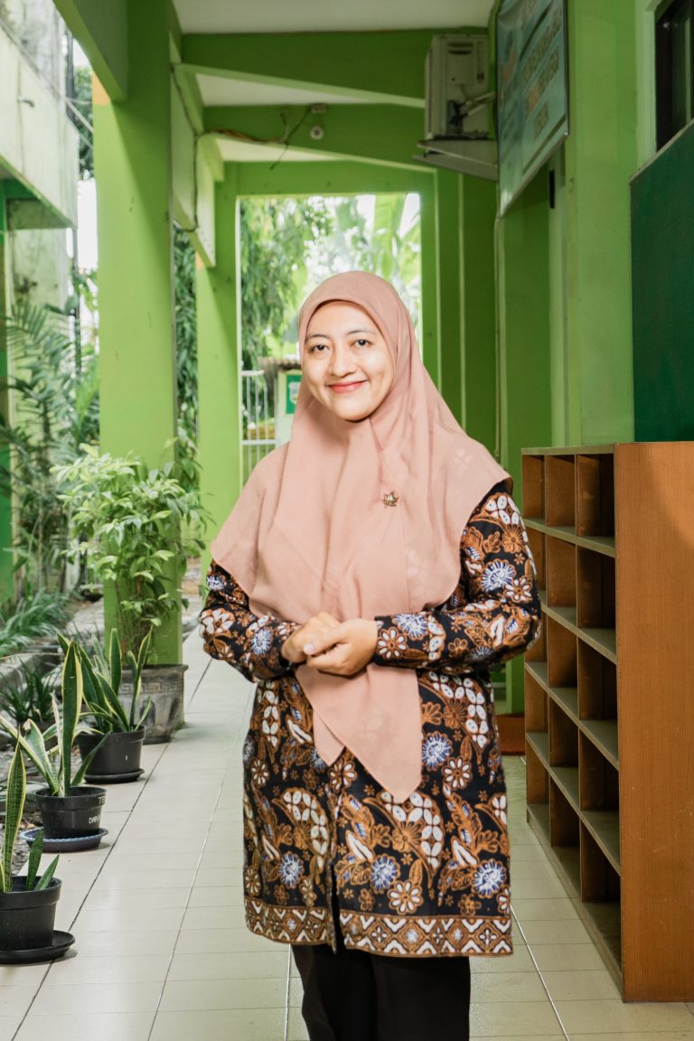 PENI ILMIASARI, S.Si. - FISIKA