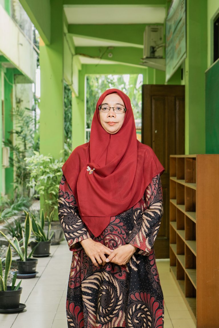 ASTUTIEK, S.Sos., M.Si. - SOSIOLOGI