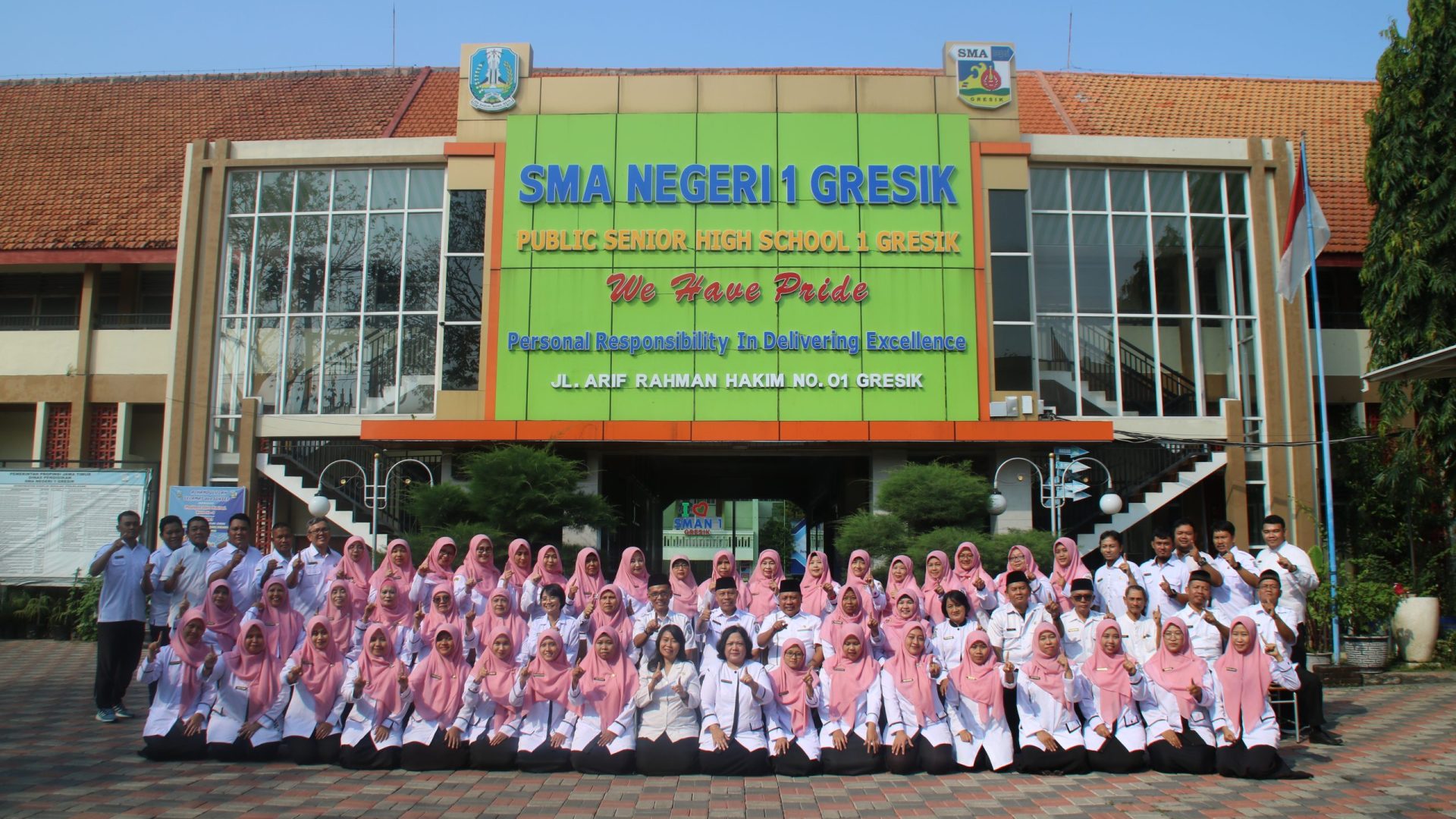 FOTO GURU SMAN 1 GRESIK